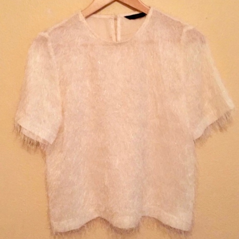 Zara // NWOT white fringe top